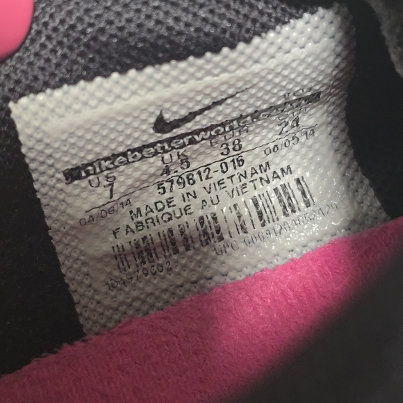 Nike Women's Black and Pink Training Shoes Size 7 - Picture 5 of 6